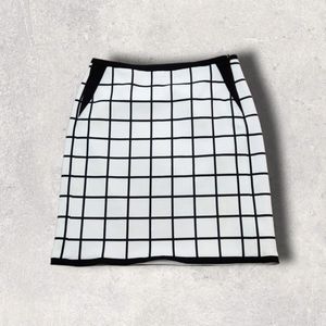 White house black market size 2 skirt